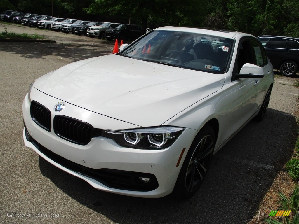 2018 3 Series 330i xDrive Sedan - Alpine White / Black photo #7