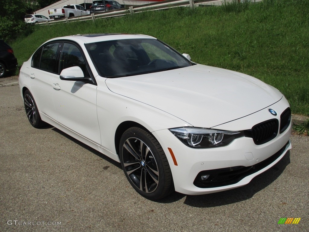 2018 3 Series 330i xDrive Sedan - Alpine White / Black photo #9