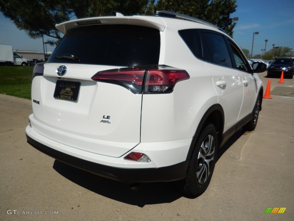2018 RAV4 LE - Super White / Black photo #2