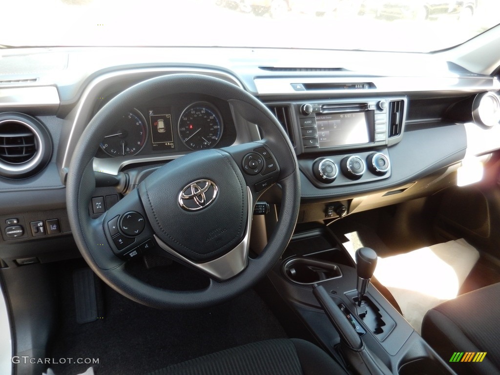 2018 RAV4 LE - Super White / Black photo #5