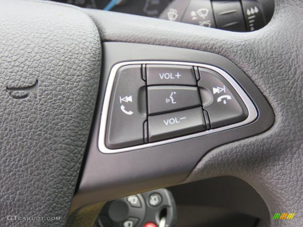 2018 Ford Focus S Sedan Controls Photo #127233076