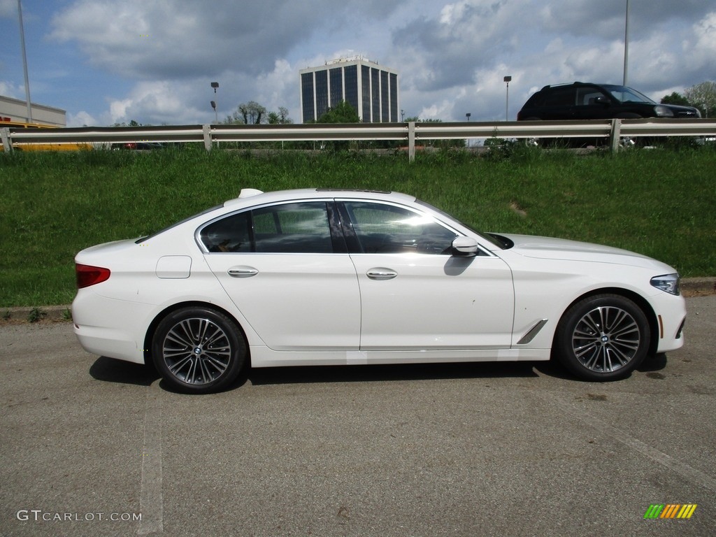 2018 5 Series 530i xDrive Sedan - Alpine White / Cognac photo #2