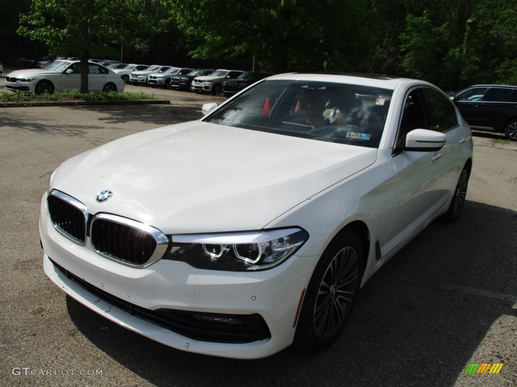 2018 5 Series 530i xDrive Sedan - Alpine White / Cognac photo #7