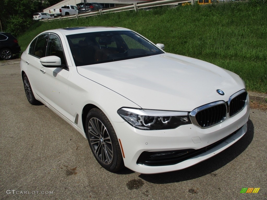 2018 5 Series 530i xDrive Sedan - Alpine White / Cognac photo #9