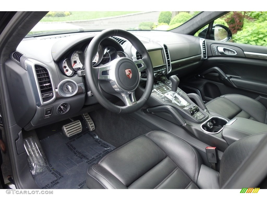 Black Interior 2014 Porsche Cayenne Turbo S Photo #127237192