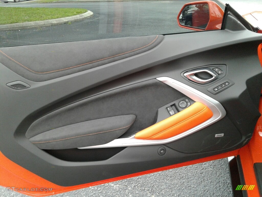 2018 Chevrolet Camaro LT Coupe Hot Wheels Package Door Panel Photos