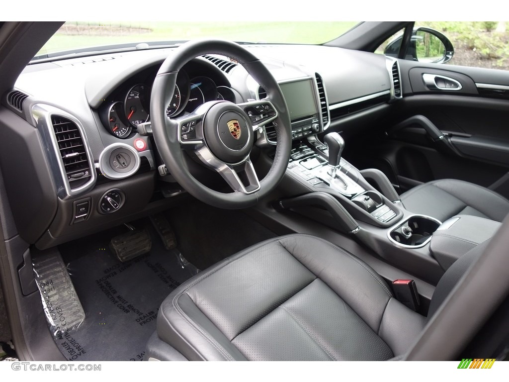 Black Interior 2018 Porsche Cayenne Standard Cayenne Model Photo #127238959