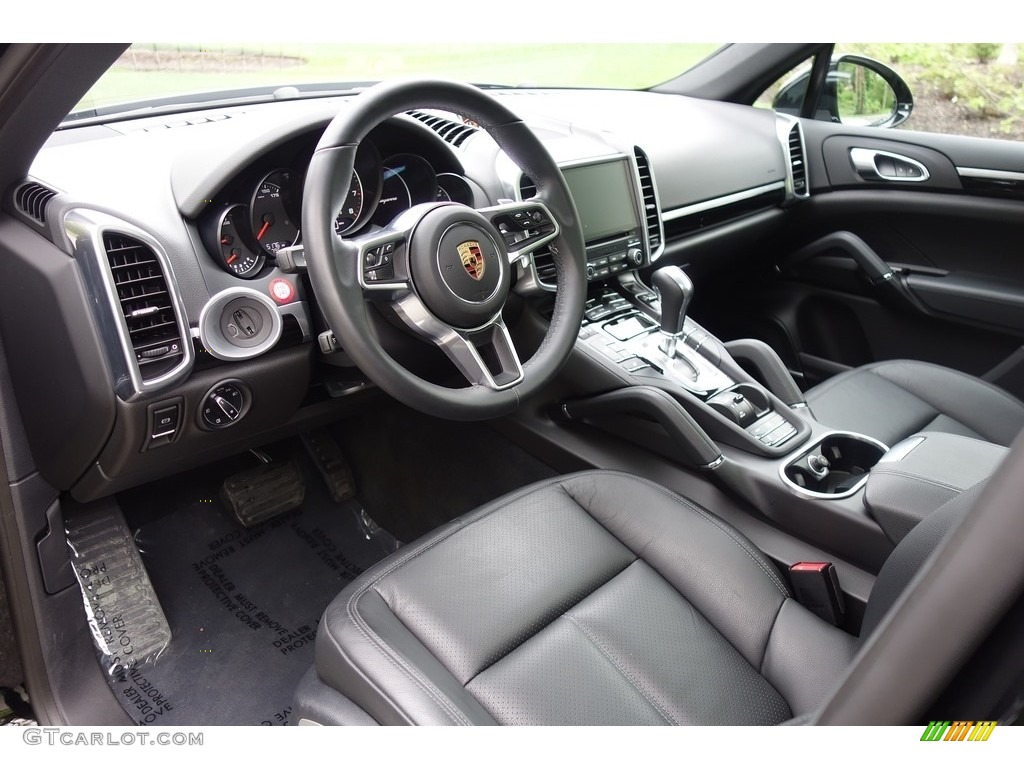 2018 Cayenne  - Black / Black photo #10