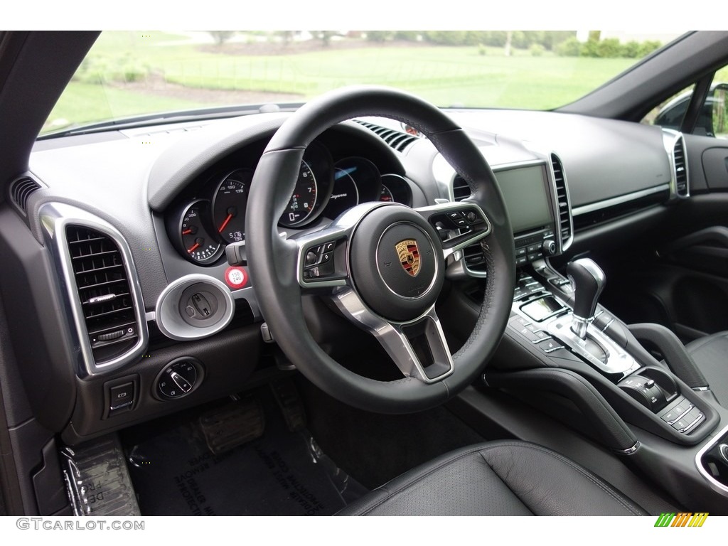 2018 Porsche Cayenne Standard Cayenne Model Black Steering Wheel Photo #127239217
