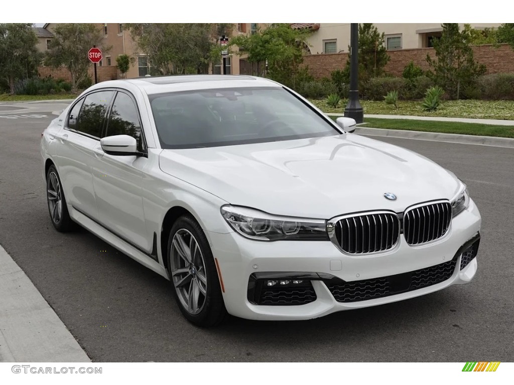 2017 7 Series 740e iPerformance xDrive Sedan - Mineral White Metallic / Black photo #19