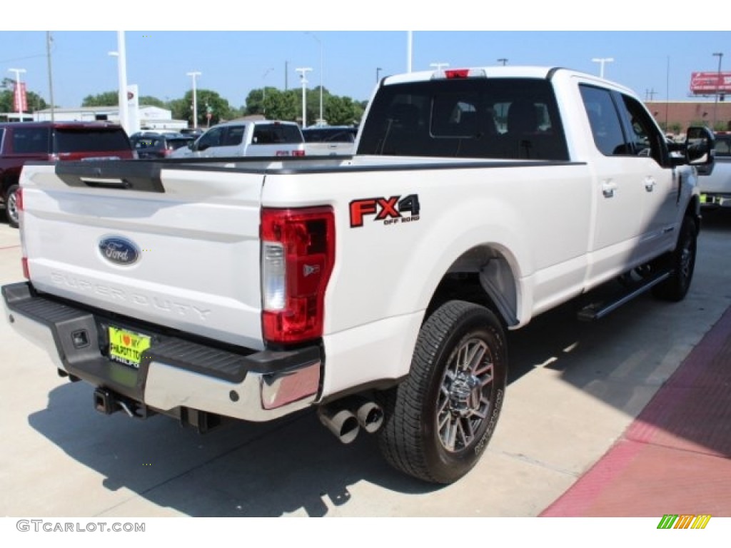 2017 F350 Super Duty Lariat Crew Cab 4x4 - Oxford White / Black photo #8