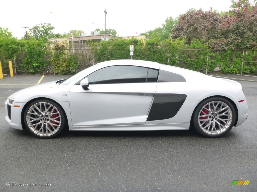 2017 R8 V10 - Suzuka Gray Metallic / Black/Express Red Stitching photo #2