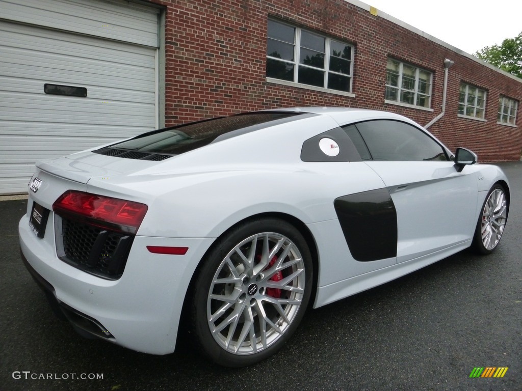 2017 R8 V10 - Suzuka Gray Metallic / Black/Express Red Stitching photo #5
