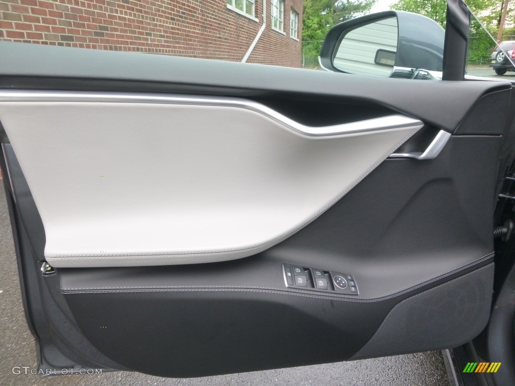 2016 Tesla Model S 90D Gray Door Panel Photo #127244920