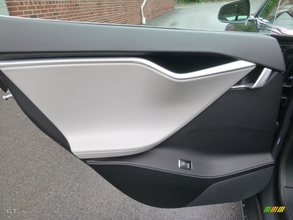 2016 Tesla Model S 90D Gray Door Panel Photo #127245013