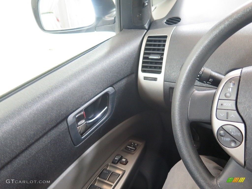 2006 Prius Hybrid - Super White / Gray photo #15
