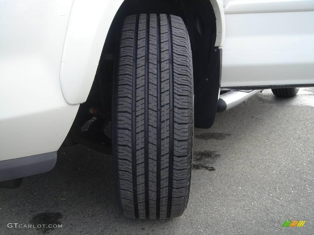 2005 MDX  - Taffeta White / Saddle photo #15