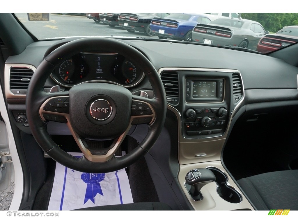 2015 Grand Cherokee Laredo - Bright White / Black photo #5