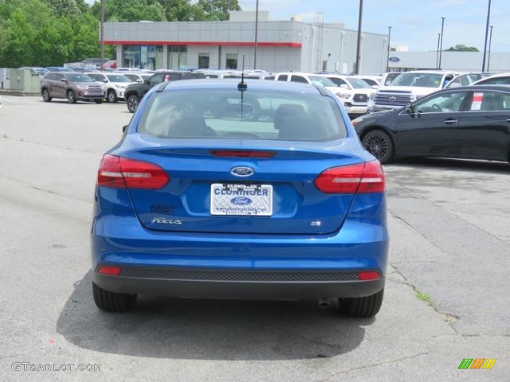 2018 Focus SE Sedan - Lightning Blue / Charcoal Black photo #22