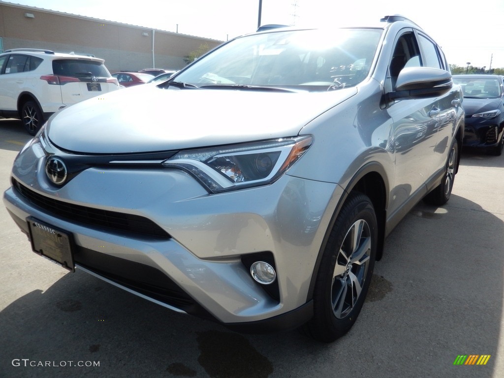 2018 RAV4 XLE - Silver Sky Metallic / Ash photo #1