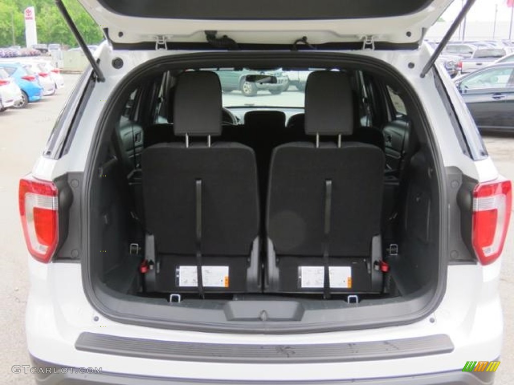 2018 Explorer XLT - Oxford White / Ebony Black photo #22