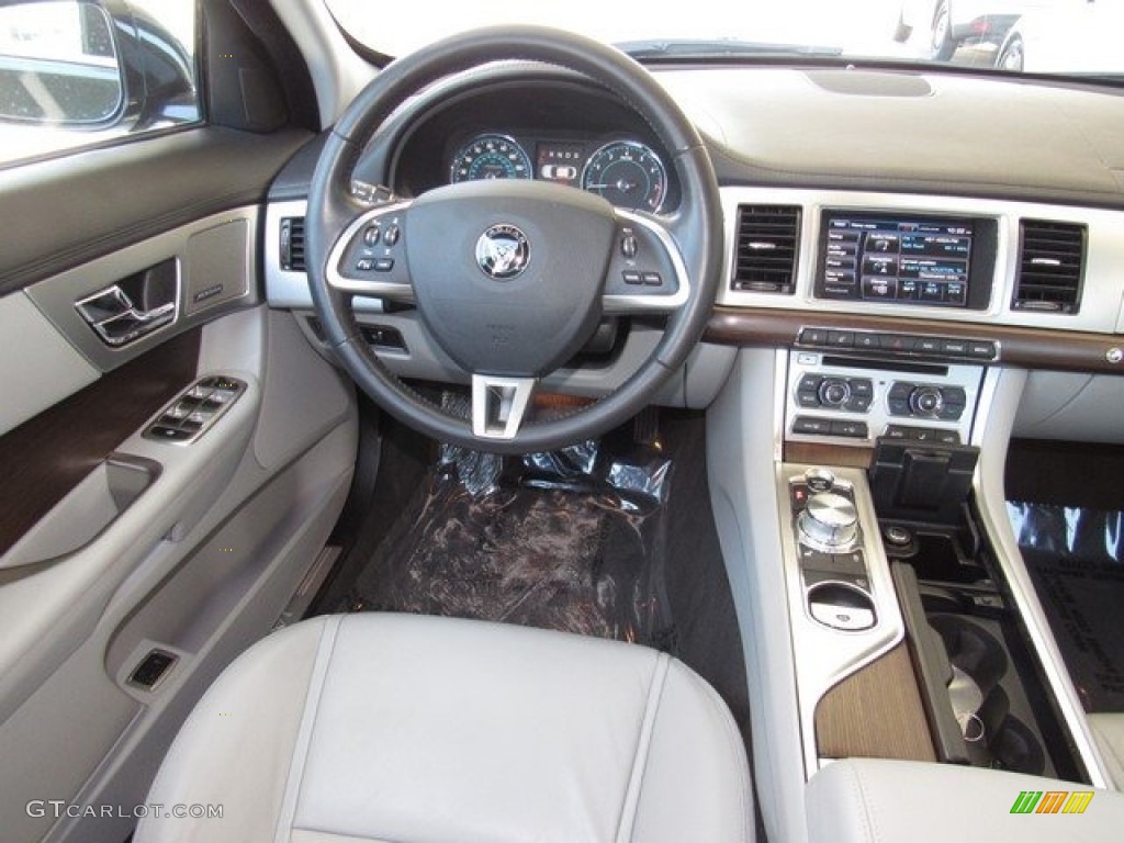 2015 XF 2.0T Premium - British Racing Green Metallic / Dove/Warm Charcoal photo #14