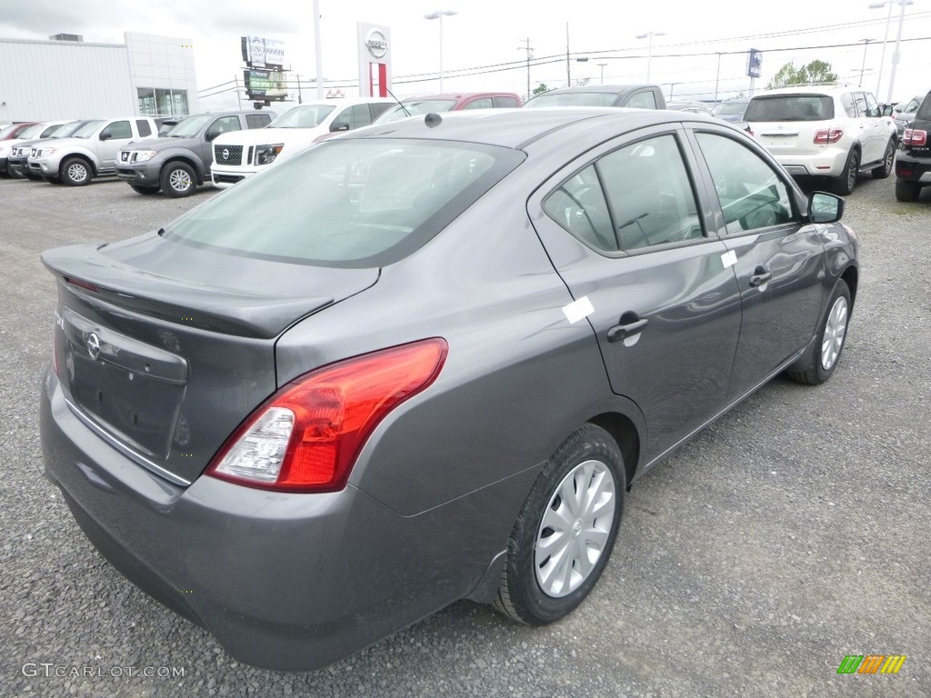 2018 Versa S Plus - Gun Metal Metallic / Charcoal photo #12