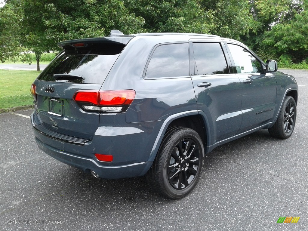 2018 Grand Cherokee Altitude 4x4 - Rhino / Black photo #6