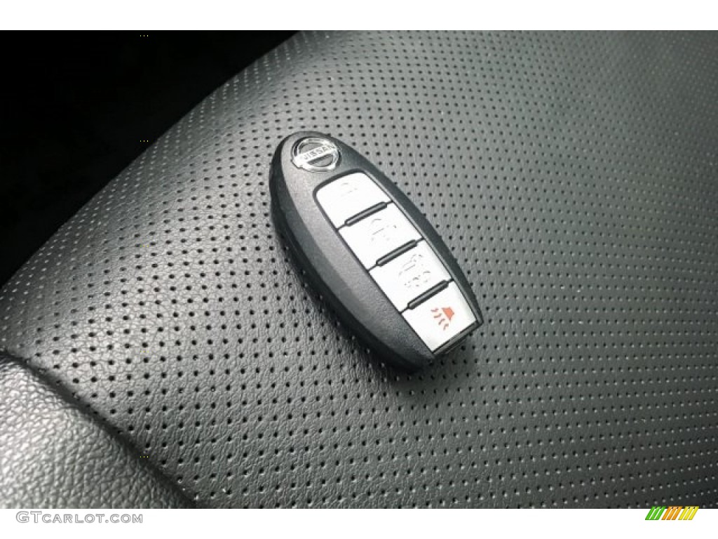 2015 Rogue SL - Brilliant Silver / Charcoal photo #11