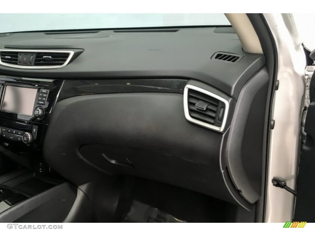 2015 Rogue SL - Brilliant Silver / Charcoal photo #24