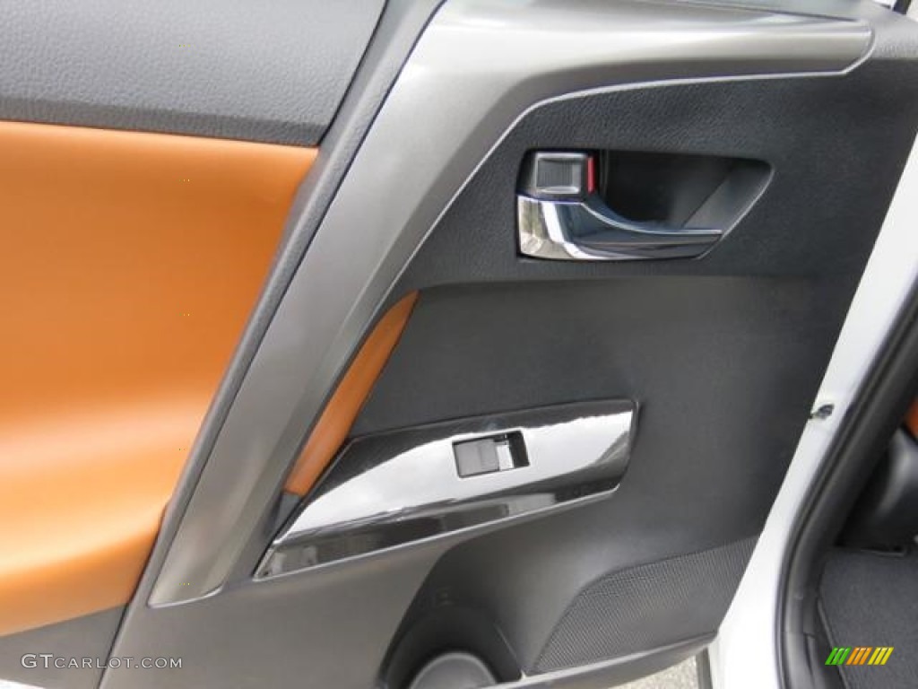 2018 Toyota RAV4 SE Cinnamon Door Panel Photo #127275225
