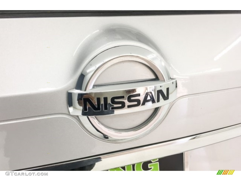 2015 Rogue SL - Brilliant Silver / Charcoal photo #32