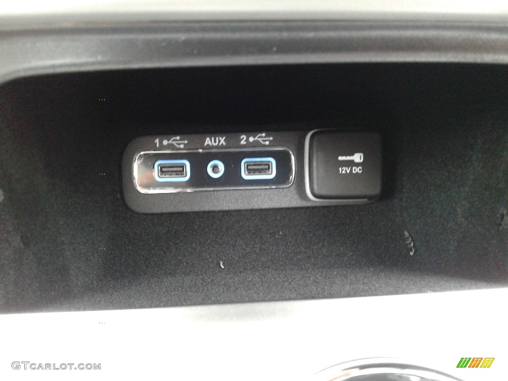 2018 Grand Cherokee Limited - Diamond Black Crystal Pearl / Black photo #27