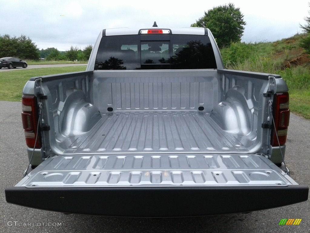 2019 1500 Laramie Crew Cab 4x4 - Billett Silver Metallic / Black photo #15