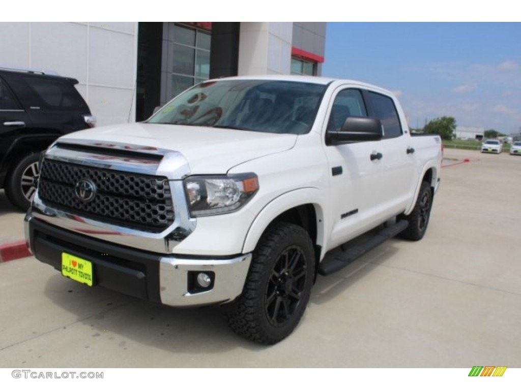 2018 Tundra SR5 CrewMax 4x4 - Super White / Black photo #3