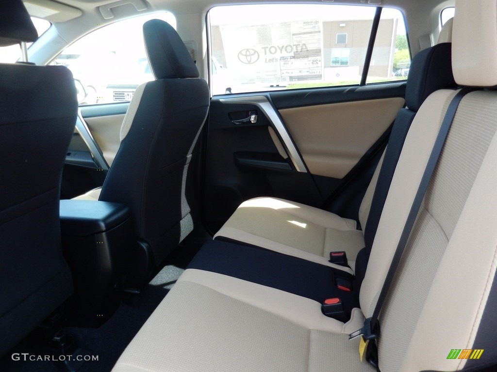 2018 RAV4 XLE - Super White / Nutmeg photo #5