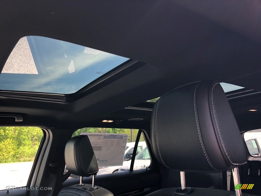 2018 Explorer Platinum 4WD - White Platinum / Ebony Black photo #4