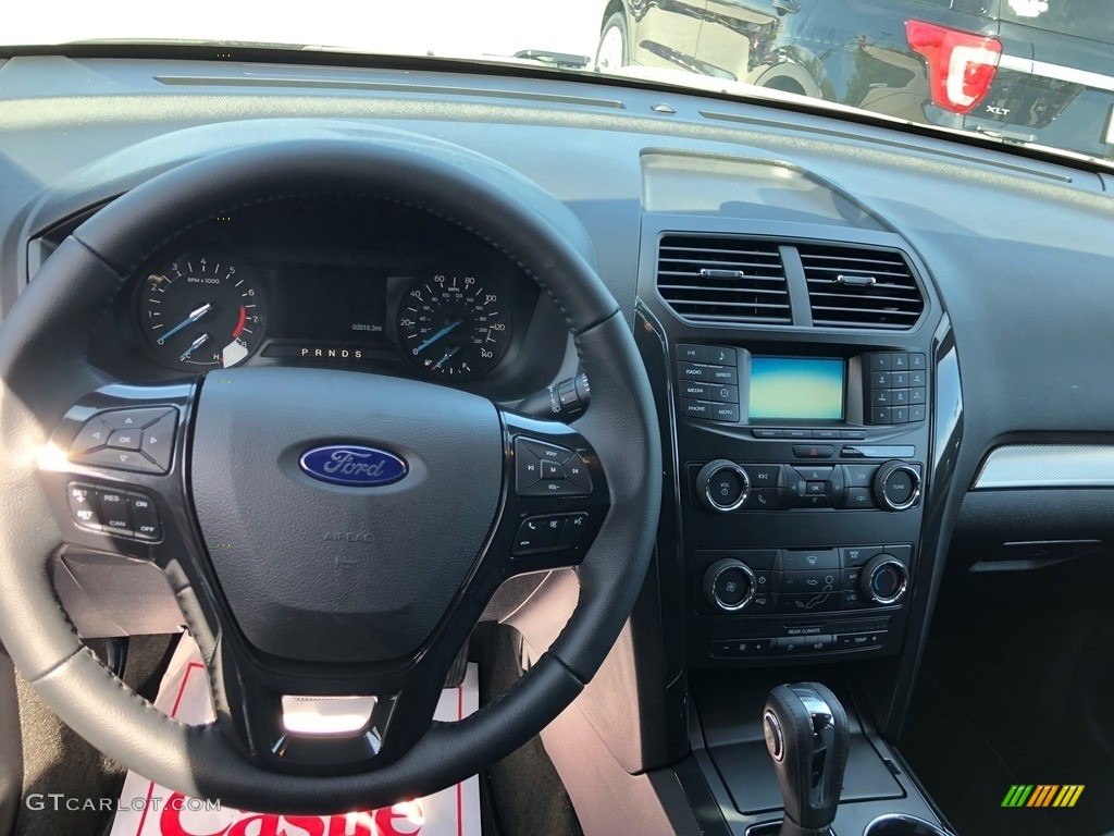 2018 Explorer XLT 4WD - White Platinum / Ebony Black photo #5