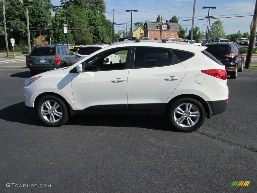 2012 Tucson GLS - Cotton White / Taupe photo #9