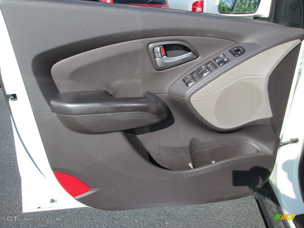 2012 Tucson GLS - Cotton White / Taupe photo #14