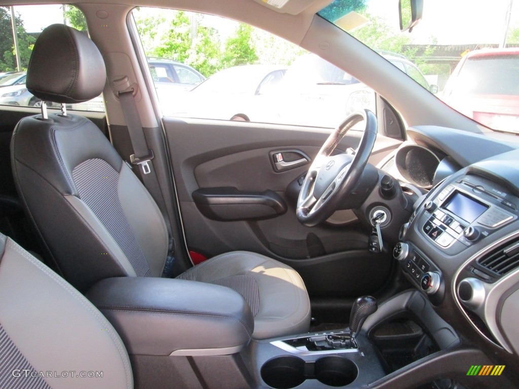 2012 Tucson GLS - Cotton White / Taupe photo #17