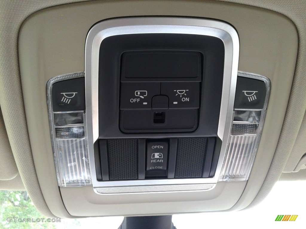2019 1500 Laramie Crew Cab 4x4 - Maximum Steel Metallic / Mountain Brown/Light Frost Beige photo #34