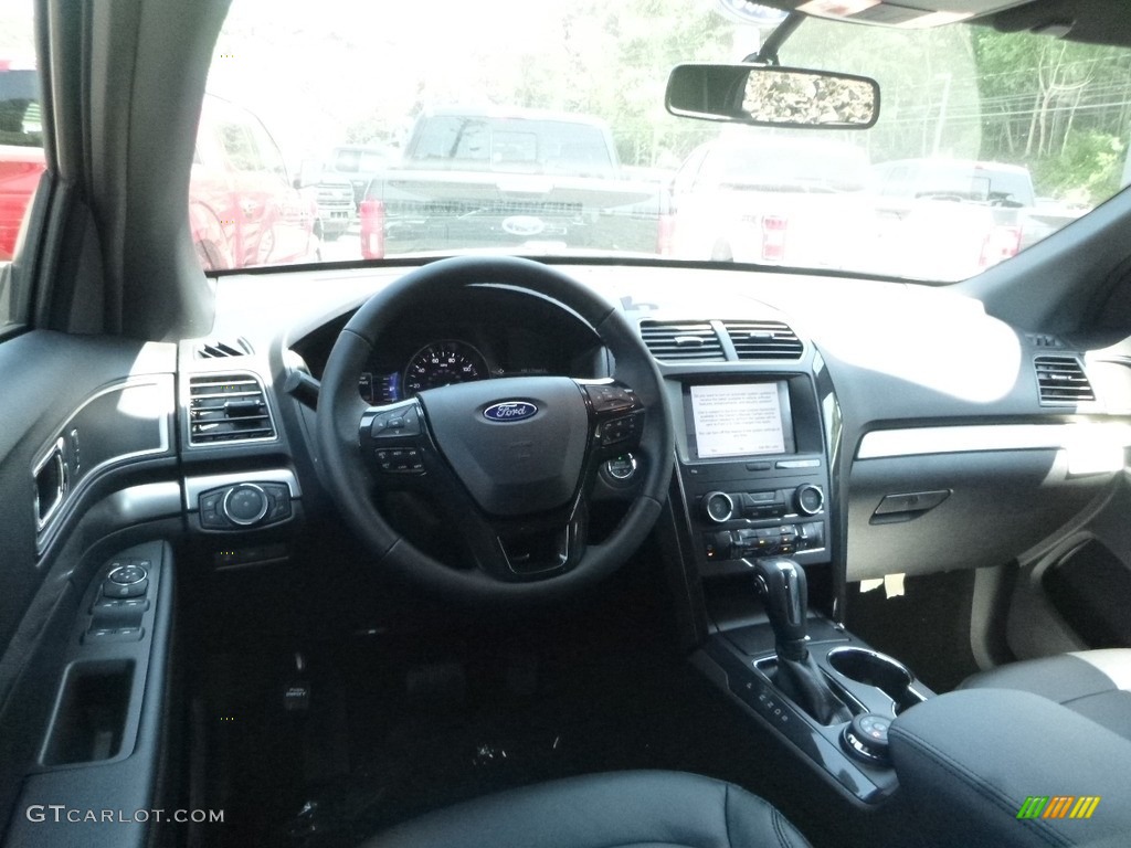 2018 Explorer XLT 4WD - Blue Metallic / Ebony Black photo #9