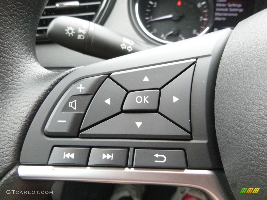 2018 Nissan Rogue Sport S AWD Controls Photo #127315616
