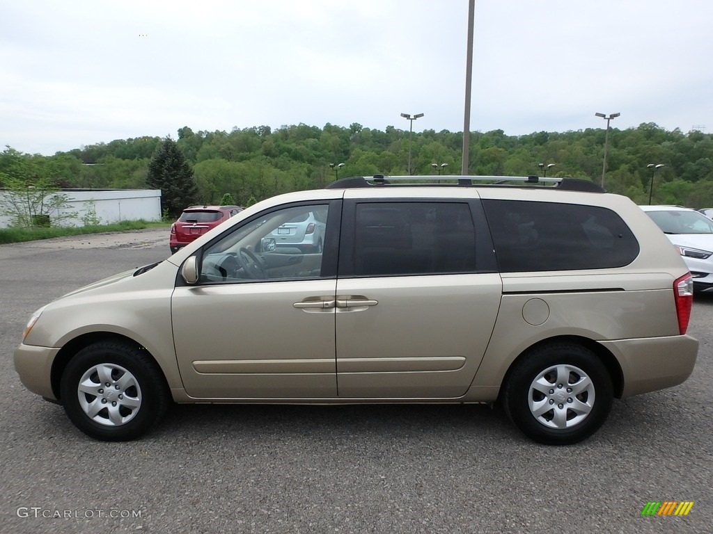 2008 Sedona LX - Sunset Gold Metallic / Beige photo #13