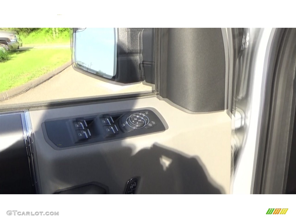 2018 F150 XLT SuperCrew 4x4 - Ingot Silver / Earth Gray photo #40