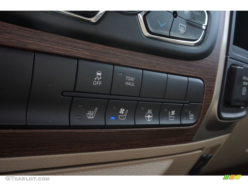 2018 1500 Laramie Quad Cab 4x4 - Bright Silver Metallic / Canyon Brown/Light Frost Beige photo #9