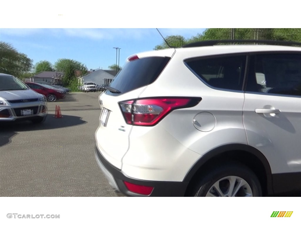 2018 Escape SE 4WD - White Platinum / Charcoal Black photo #25