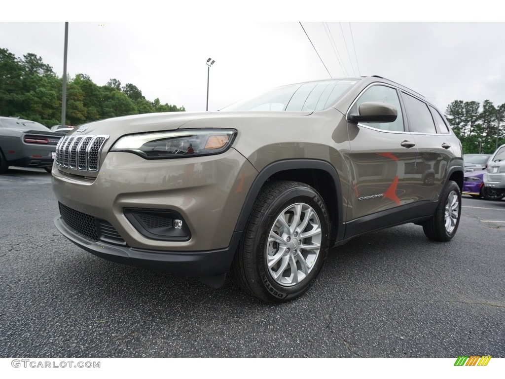 Light Brownstone Pearl 2019 Jeep Cherokee Latitude Exterior Photo #127331966