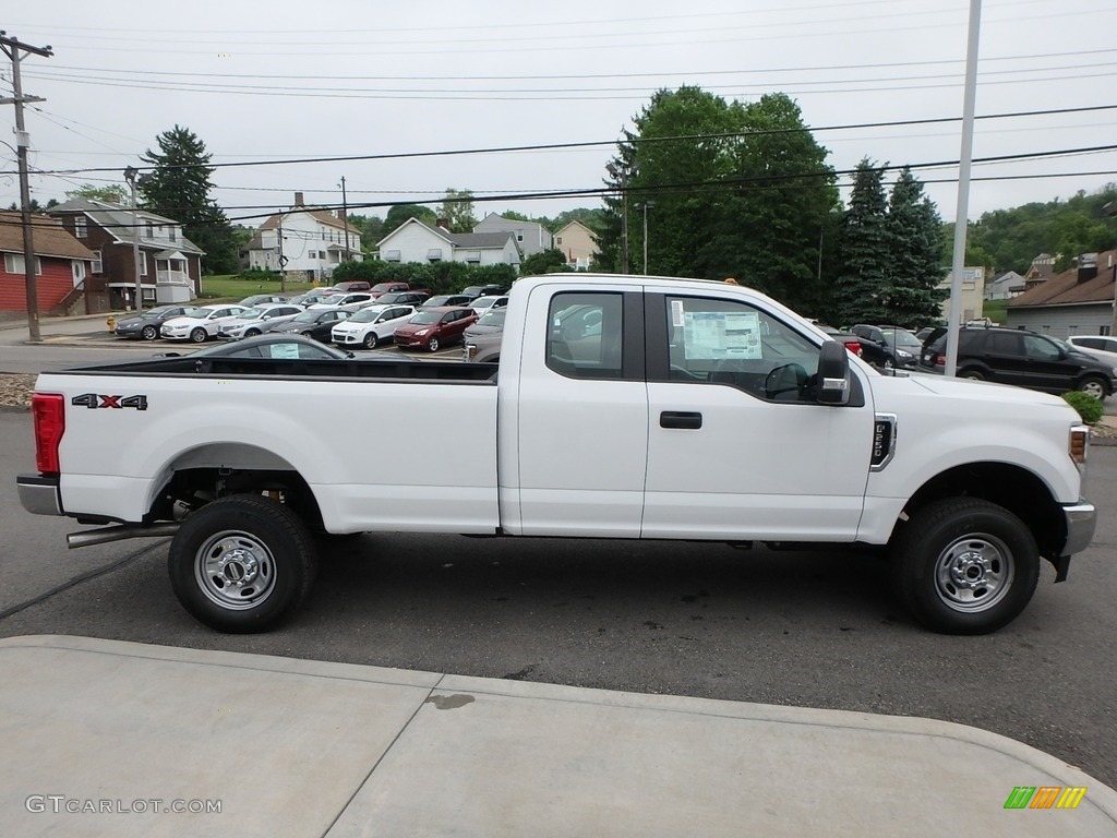 2018 F250 Super Duty XL SuperCab 4x4 - Oxford White / Earth Gray photo #4